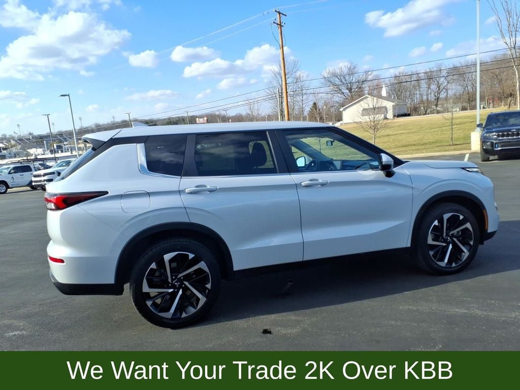 2022 Mitsubishi Outlander ES