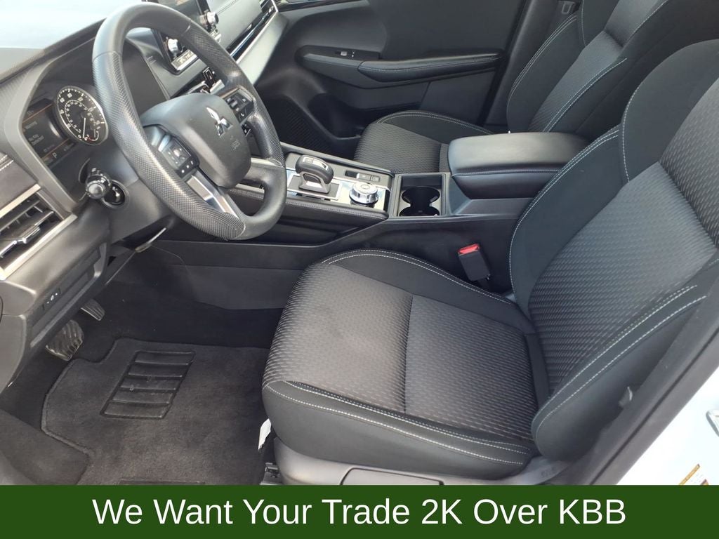 2022 Mitsubishi Outlander ES