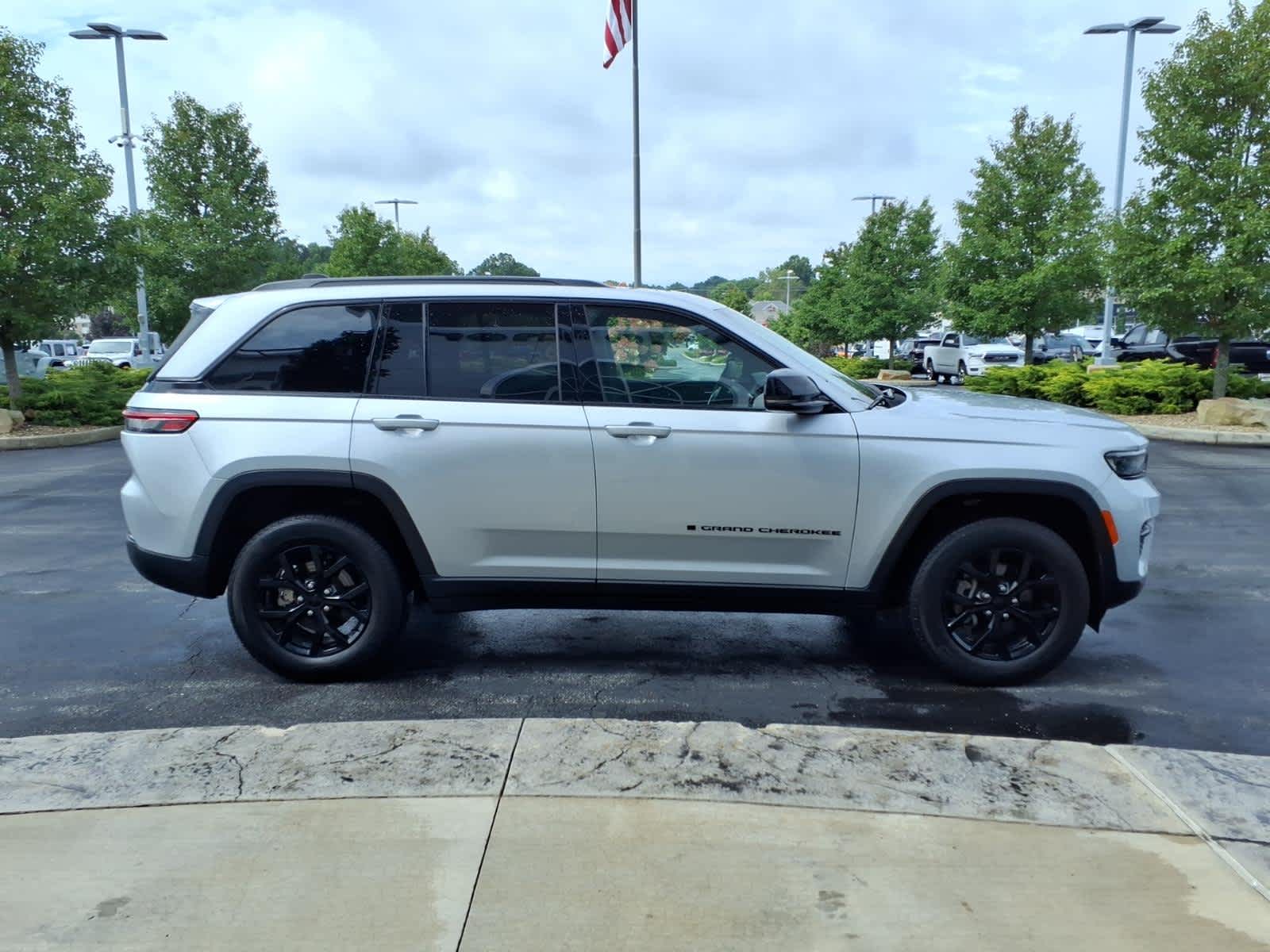 2024 Jeep Grand Cherokee Altitude X