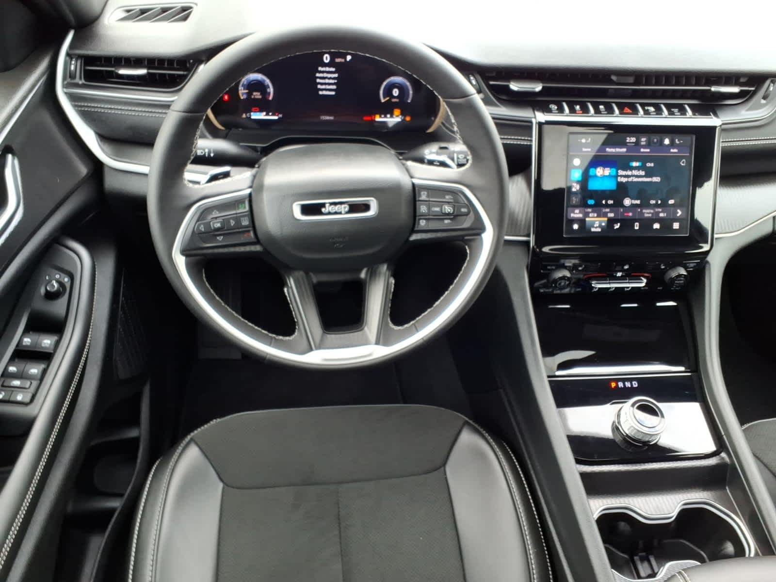 2025 Jeep Grand Cherokee Base