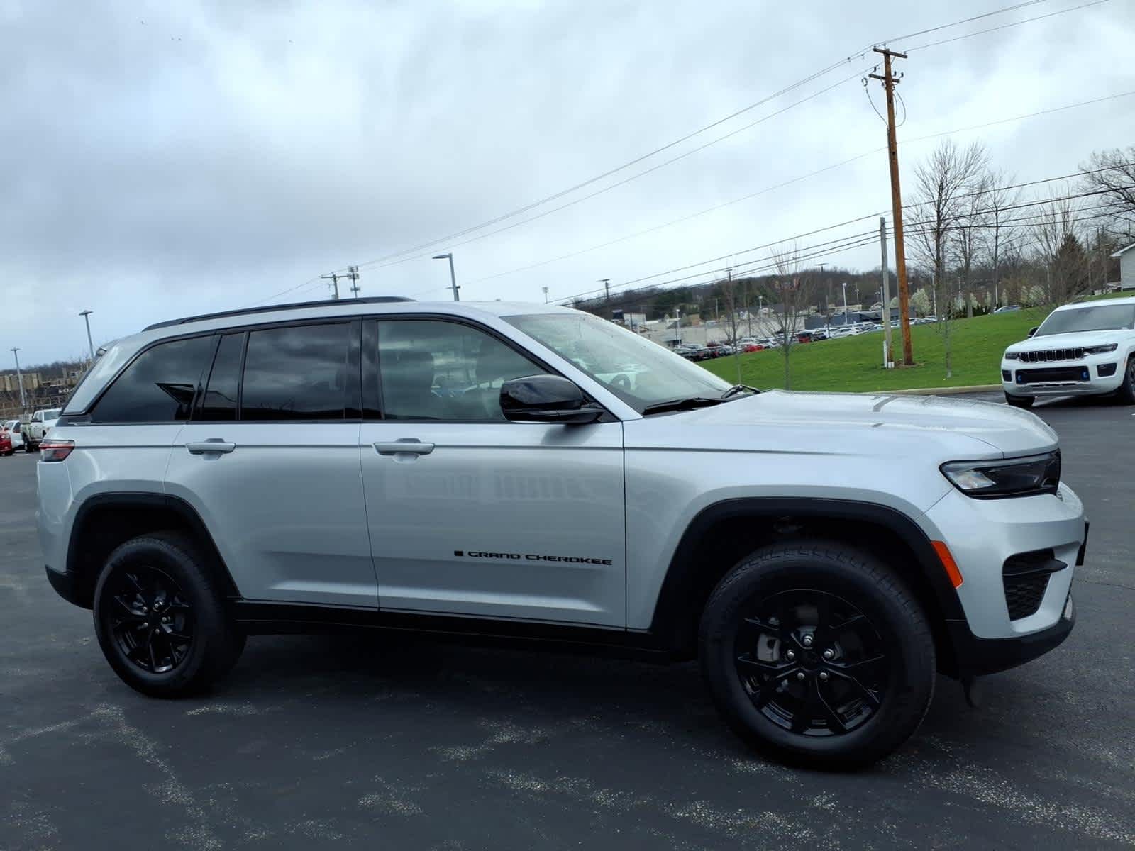 2025 Jeep Grand Cherokee Base