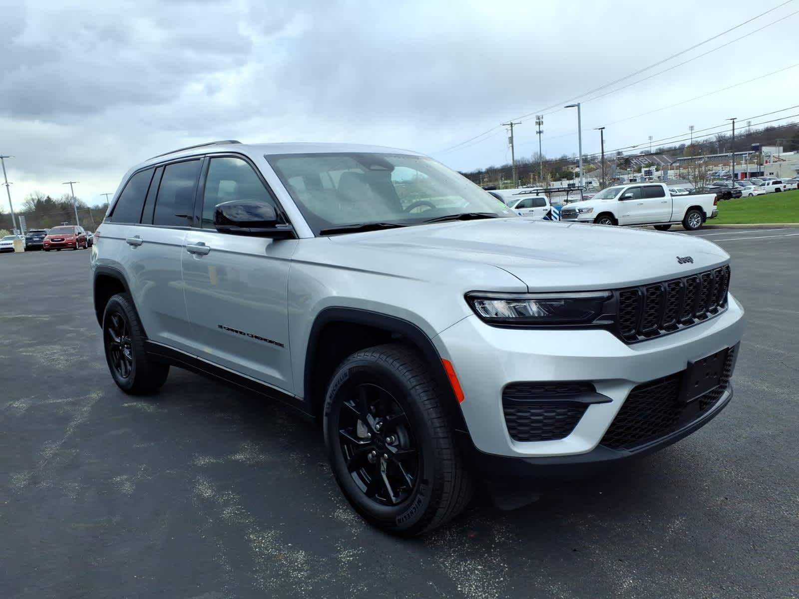 2025 Jeep Grand Cherokee Base
