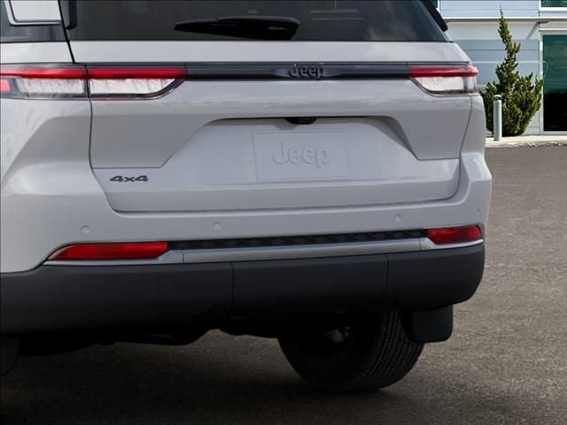 2026 Jeep Grand Cherokee Laredo Altitude