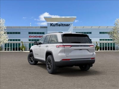 2026 Jeep Grand Cherokee Laredo Altitude