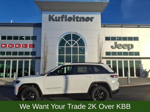 2026 Jeep Grand Cherokee Laredo Altitude