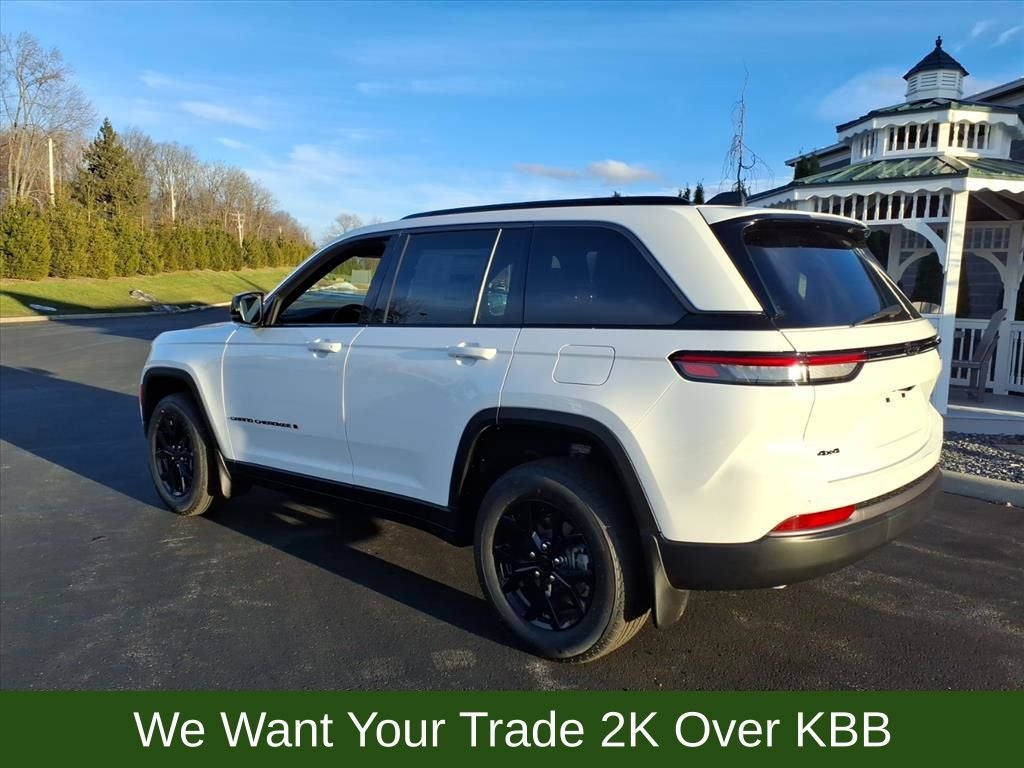 2026 Jeep Grand Cherokee Laredo Altitude