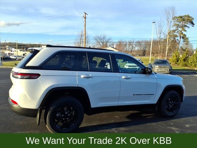 2026 Jeep Grand Cherokee Laredo Altitude