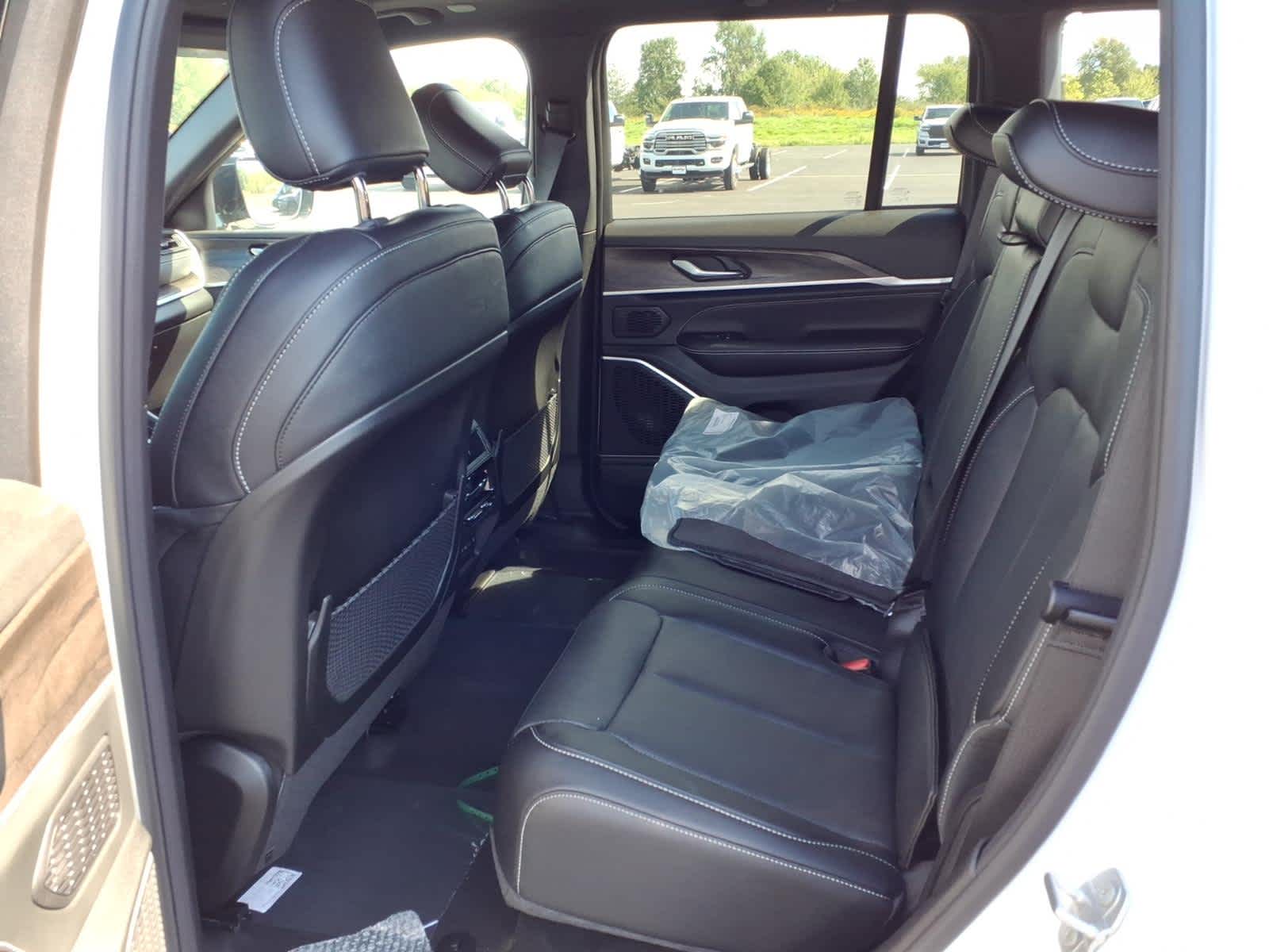 2026 Jeep Grand Cherokee Limited Reserve