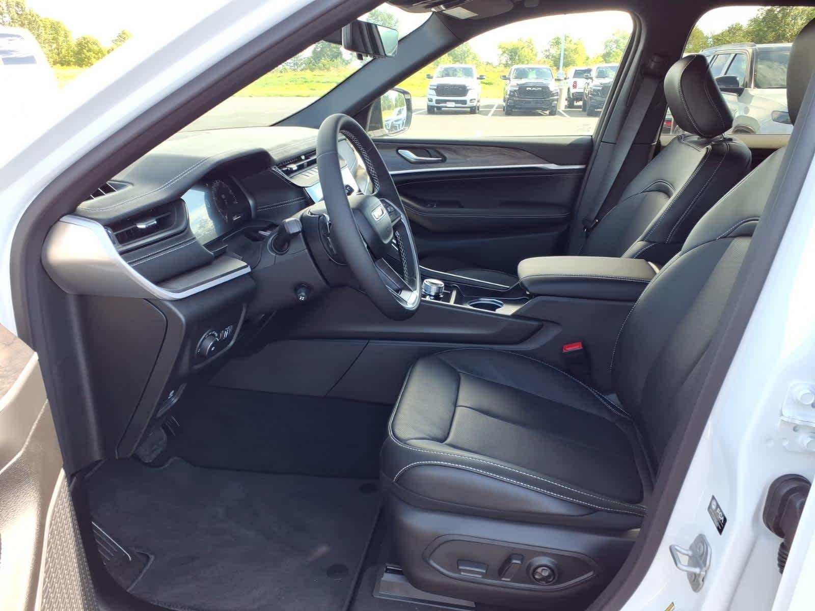 2026 Jeep Grand Cherokee Limited Reserve