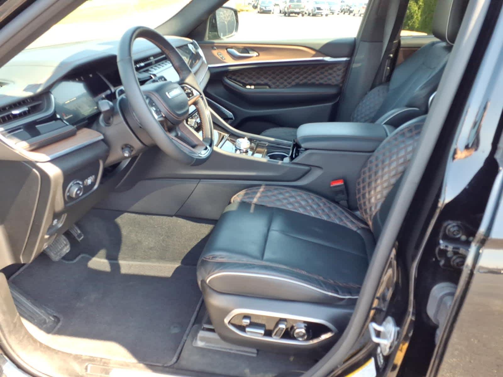 2025 Jeep Grand Cherokee Summit