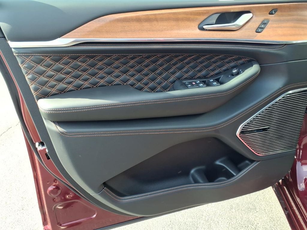 2026 Jeep Grand Cherokee Summit
