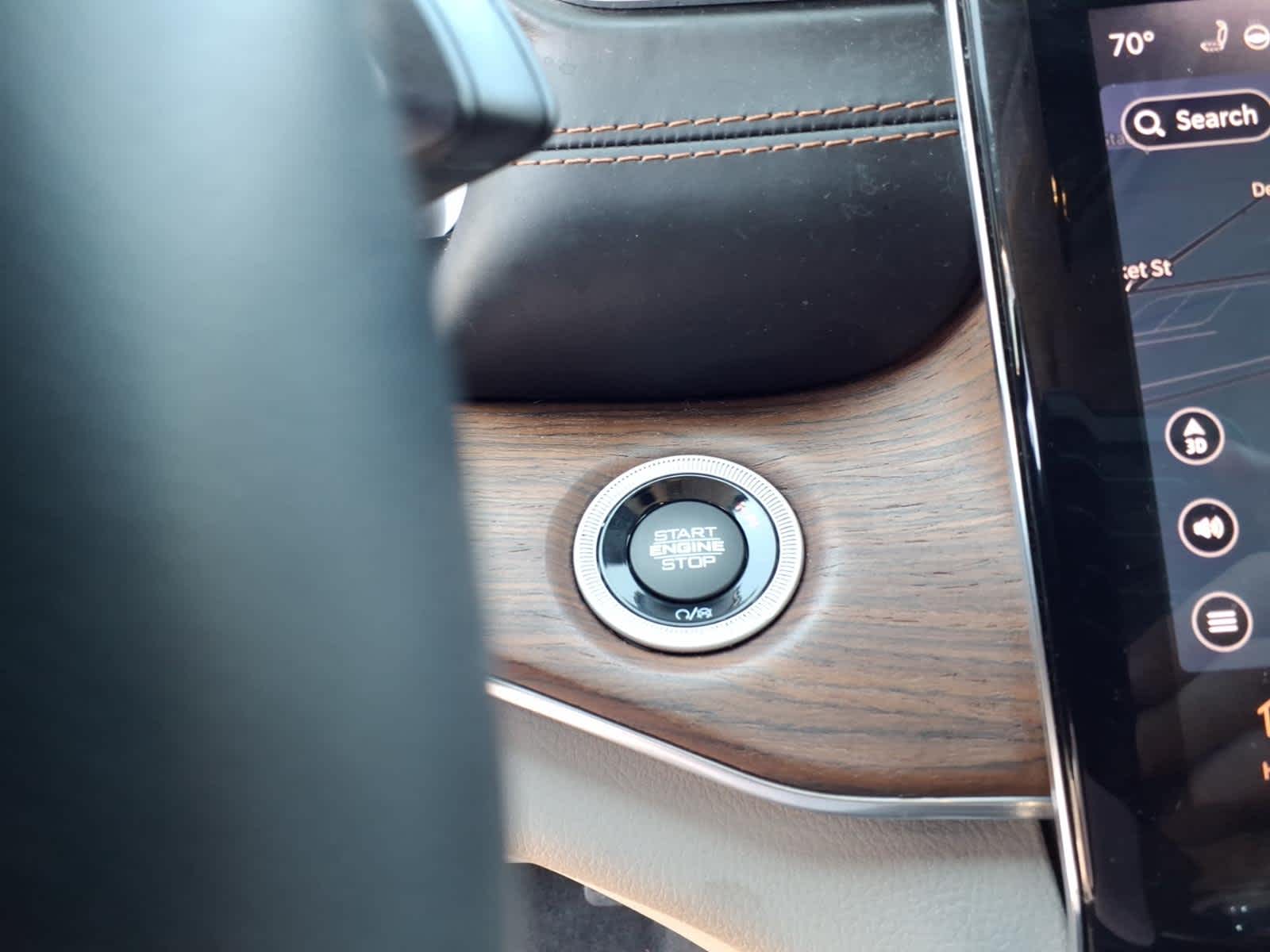 2022 Jeep Grand Cherokee Summit