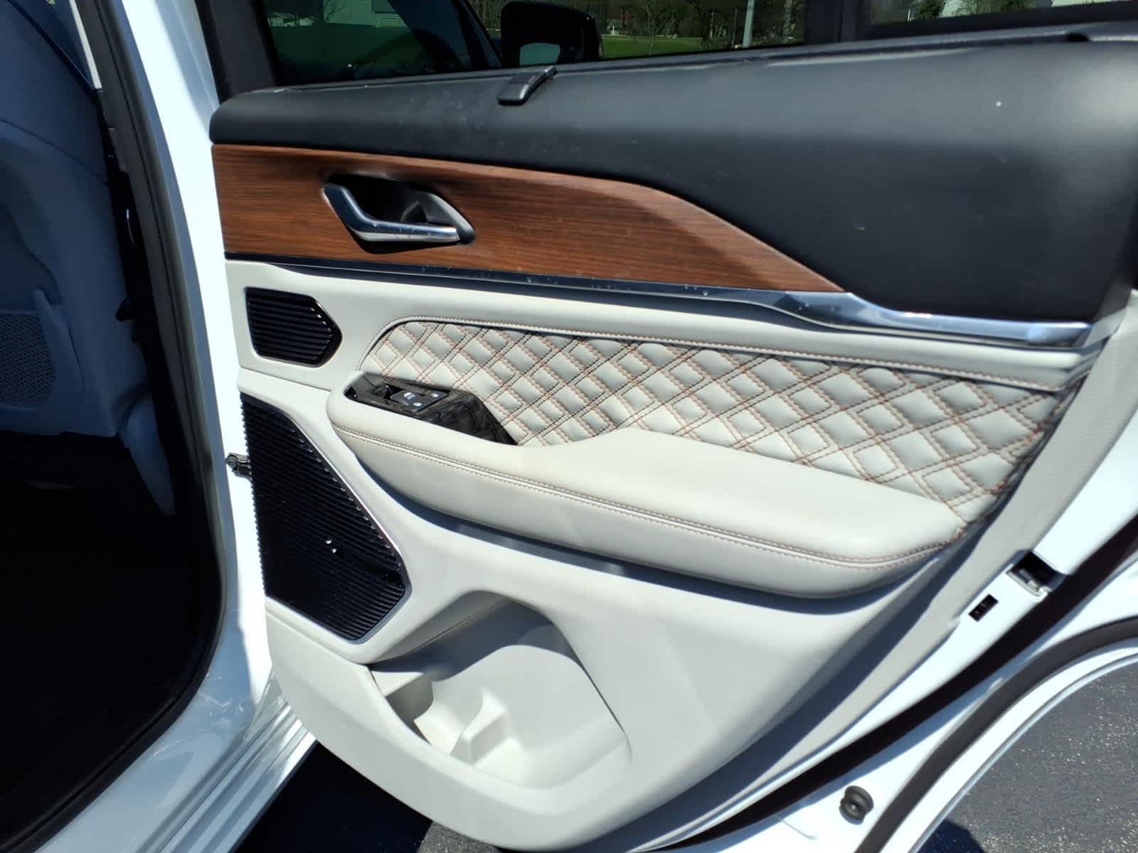 2022 Jeep Grand Cherokee Summit