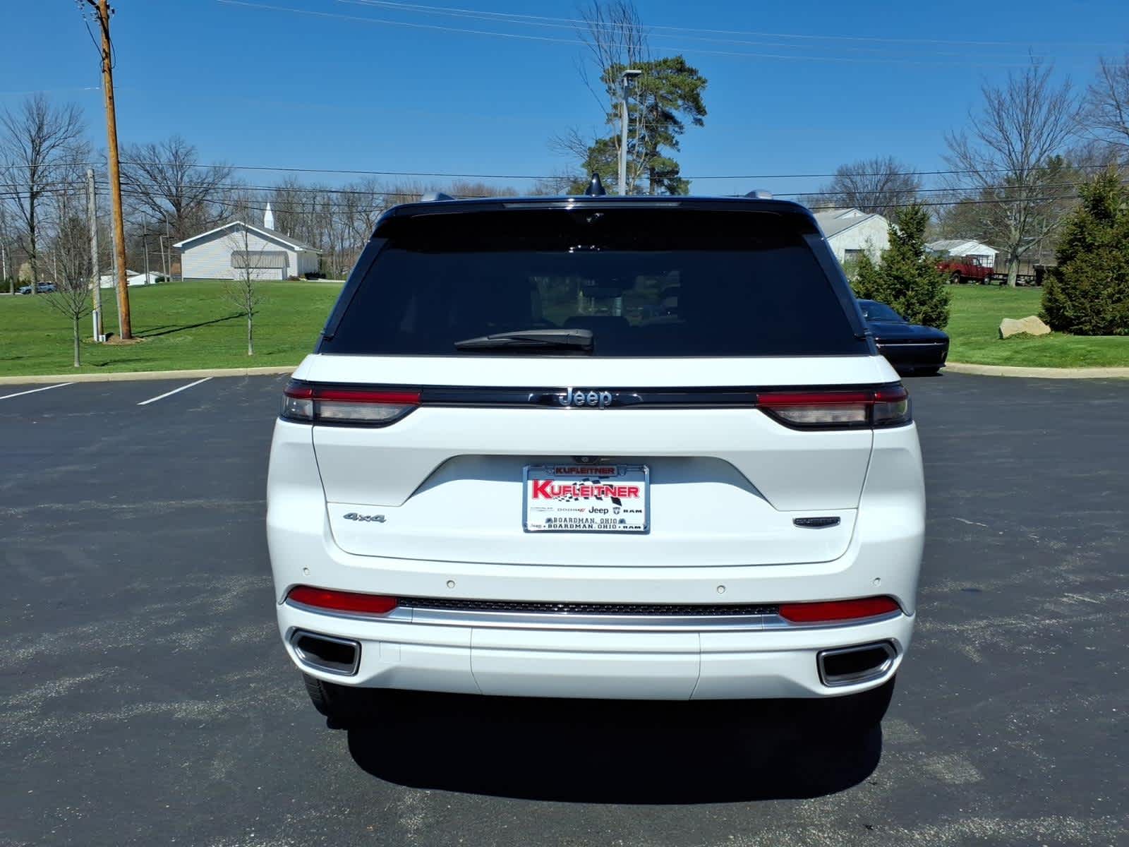2022 Jeep Grand Cherokee Summit