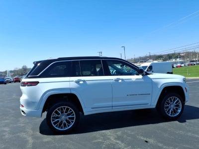 2022 Jeep Grand Cherokee Summit