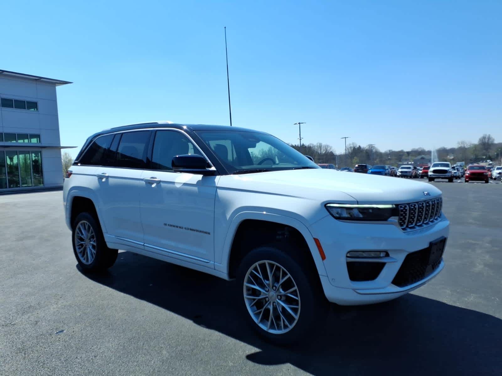 2022 Jeep Grand Cherokee Summit
