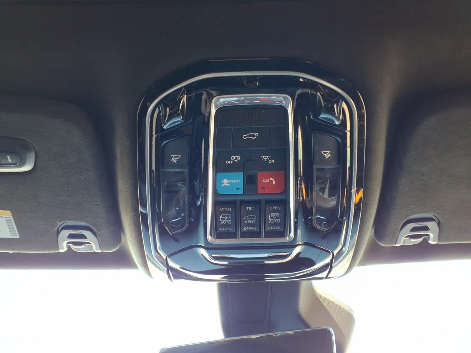 2022 Jeep Grand Wagoneer Series III