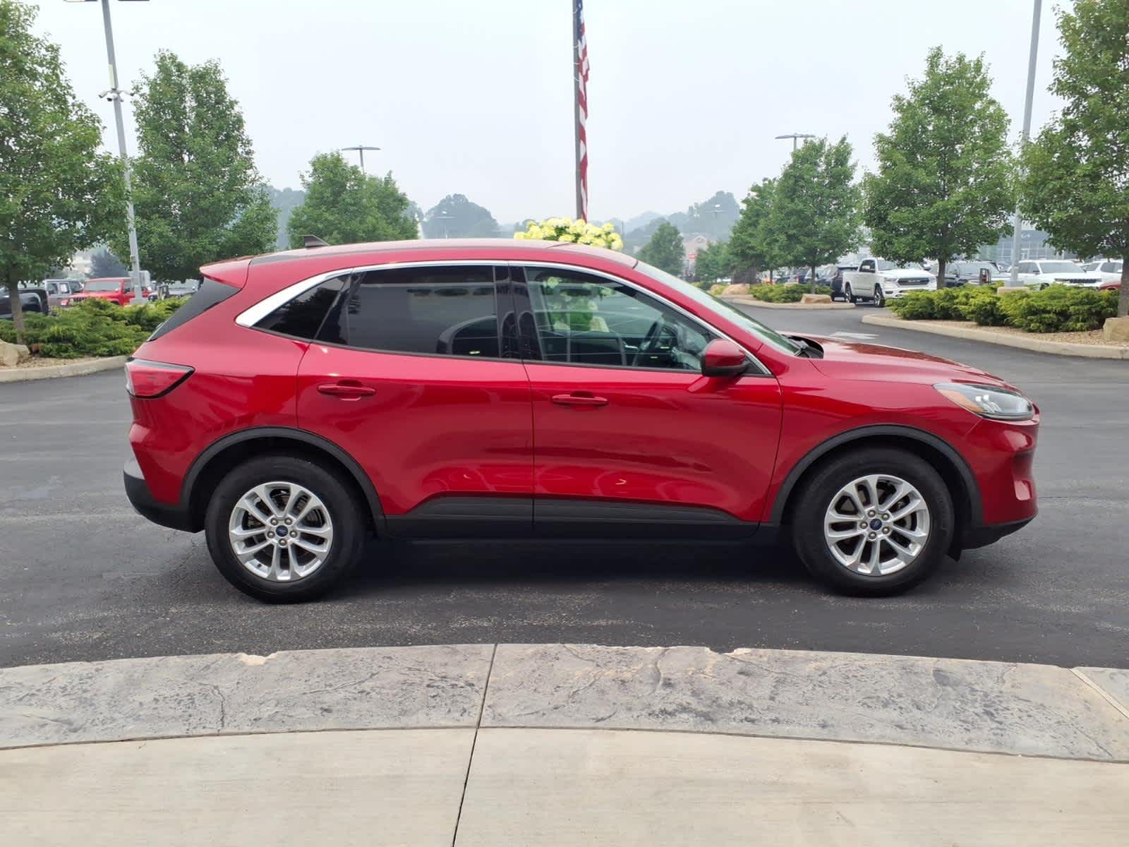 2020 Ford Escape SE