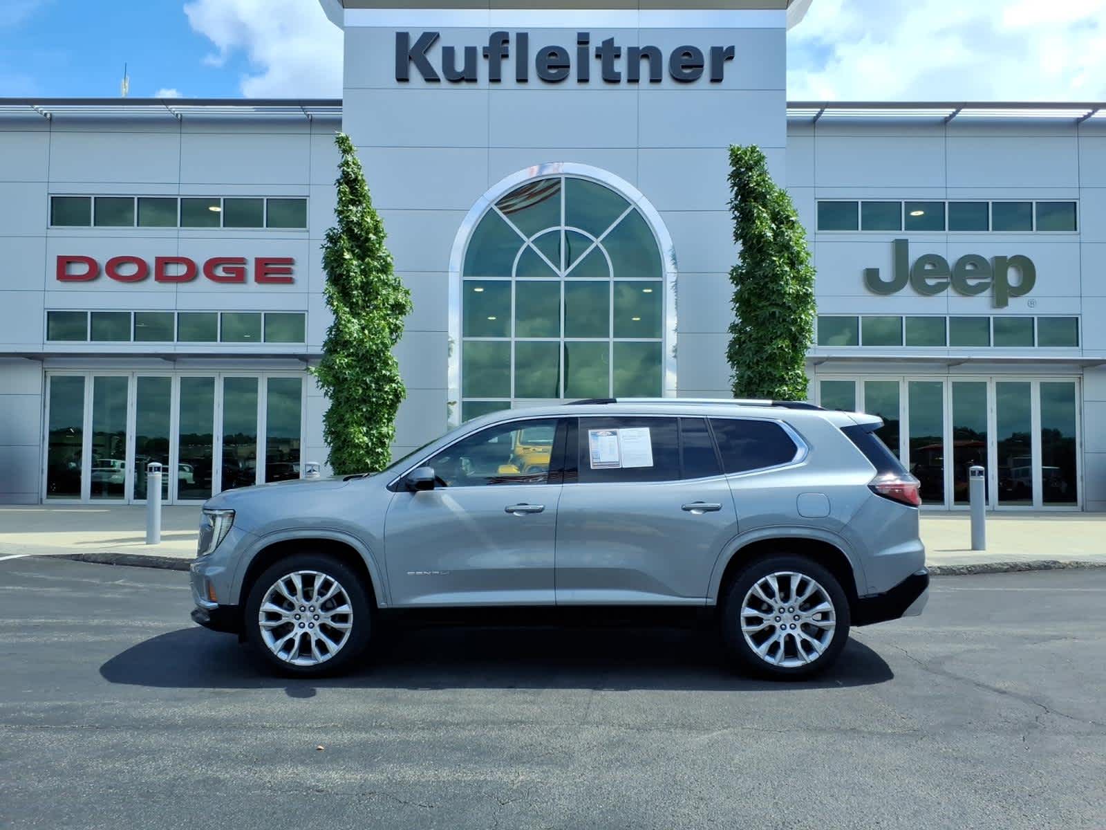2024 GMC Acadia AWD Denali