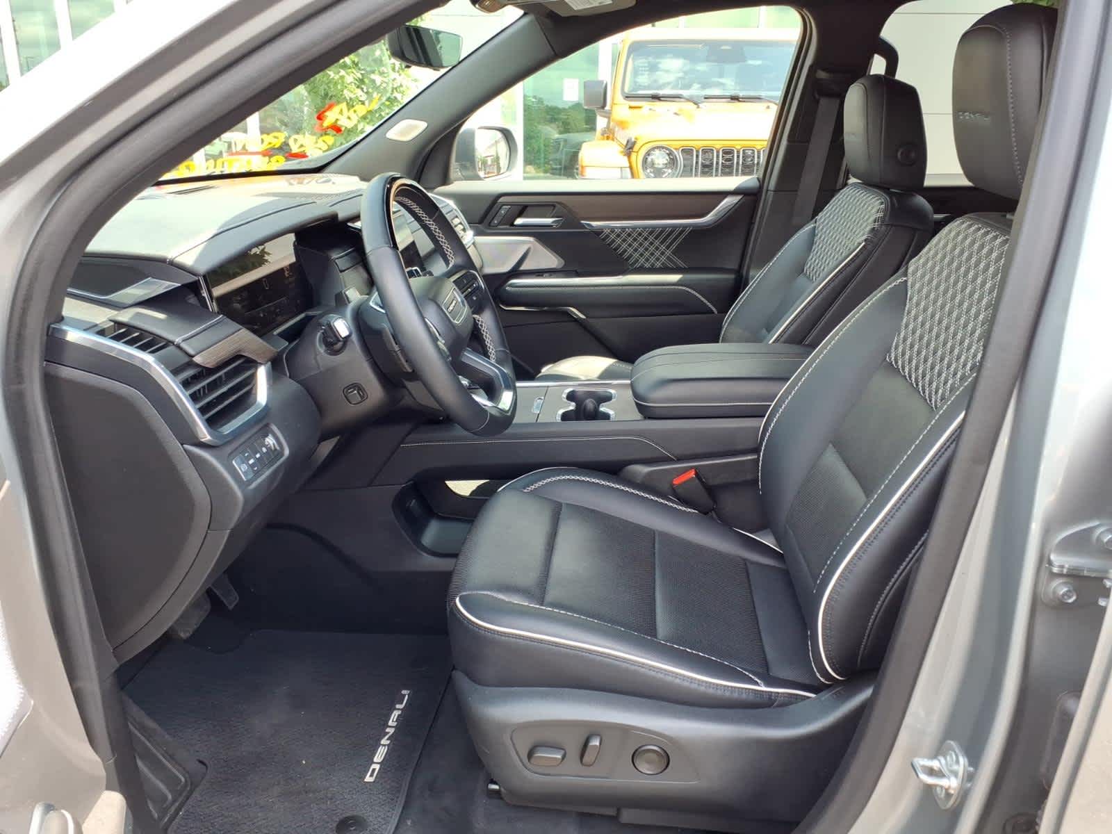 2024 GMC Acadia AWD Denali