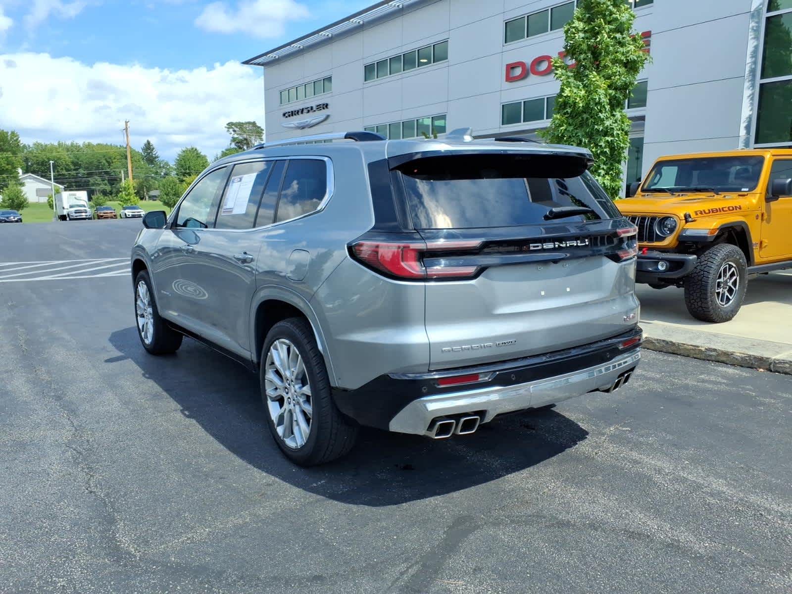 2024 GMC Acadia AWD Denali