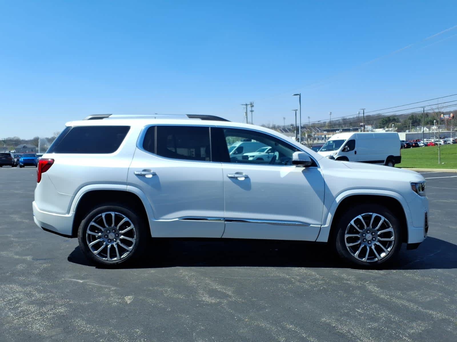 2023 GMC Acadia Denali