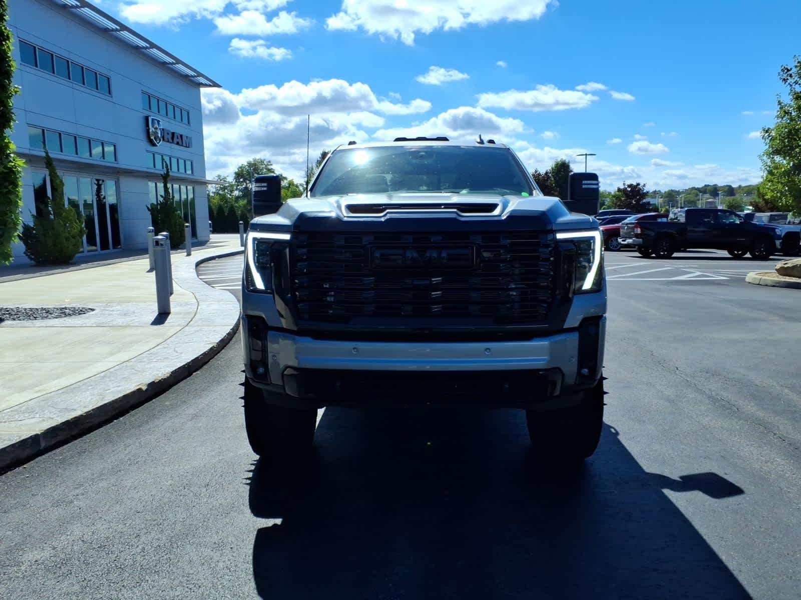 2025 GMC Sierra 3500HD Denali Ultimate