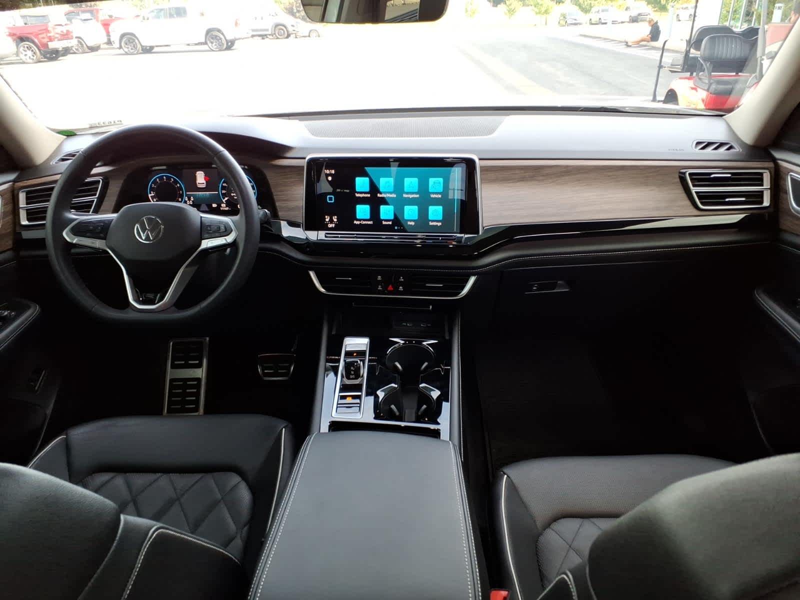 2025 Volkswagen Atlas 2.0T SEL Premium R-Line