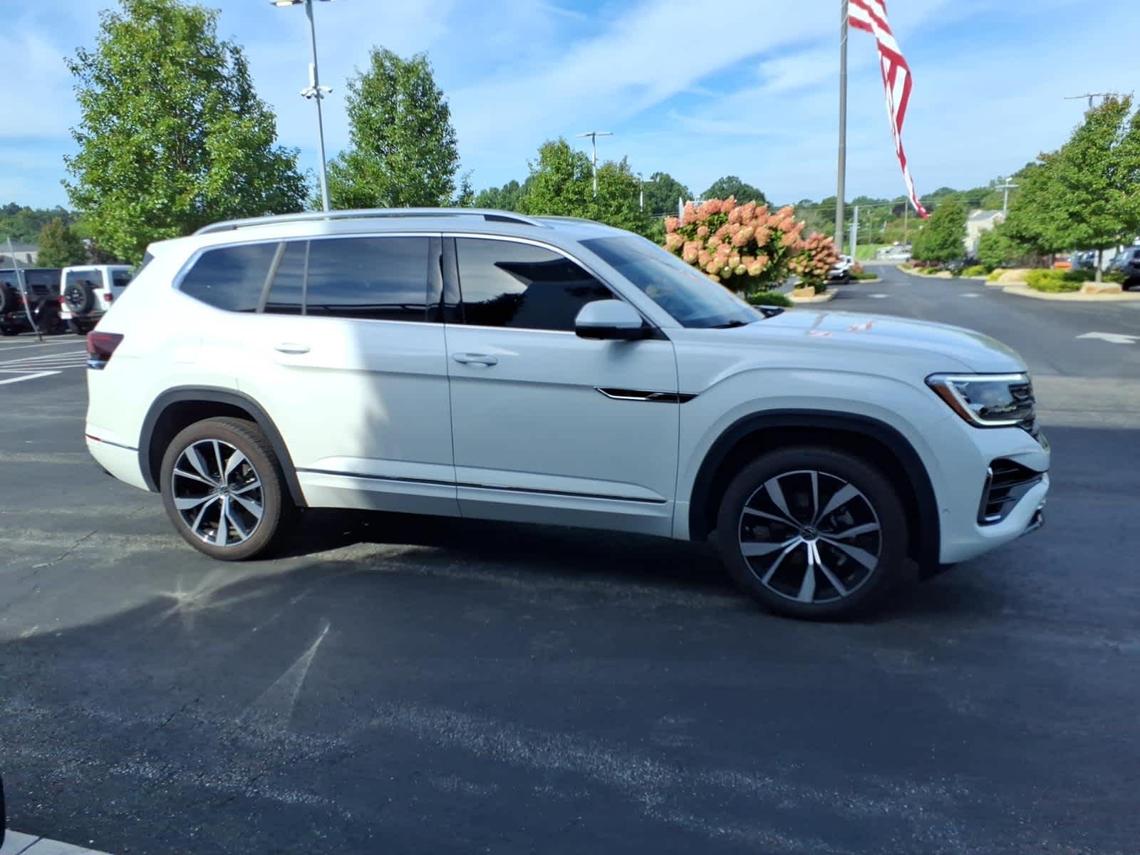 2025 Volkswagen Atlas 2.0T SEL Premium R-Line