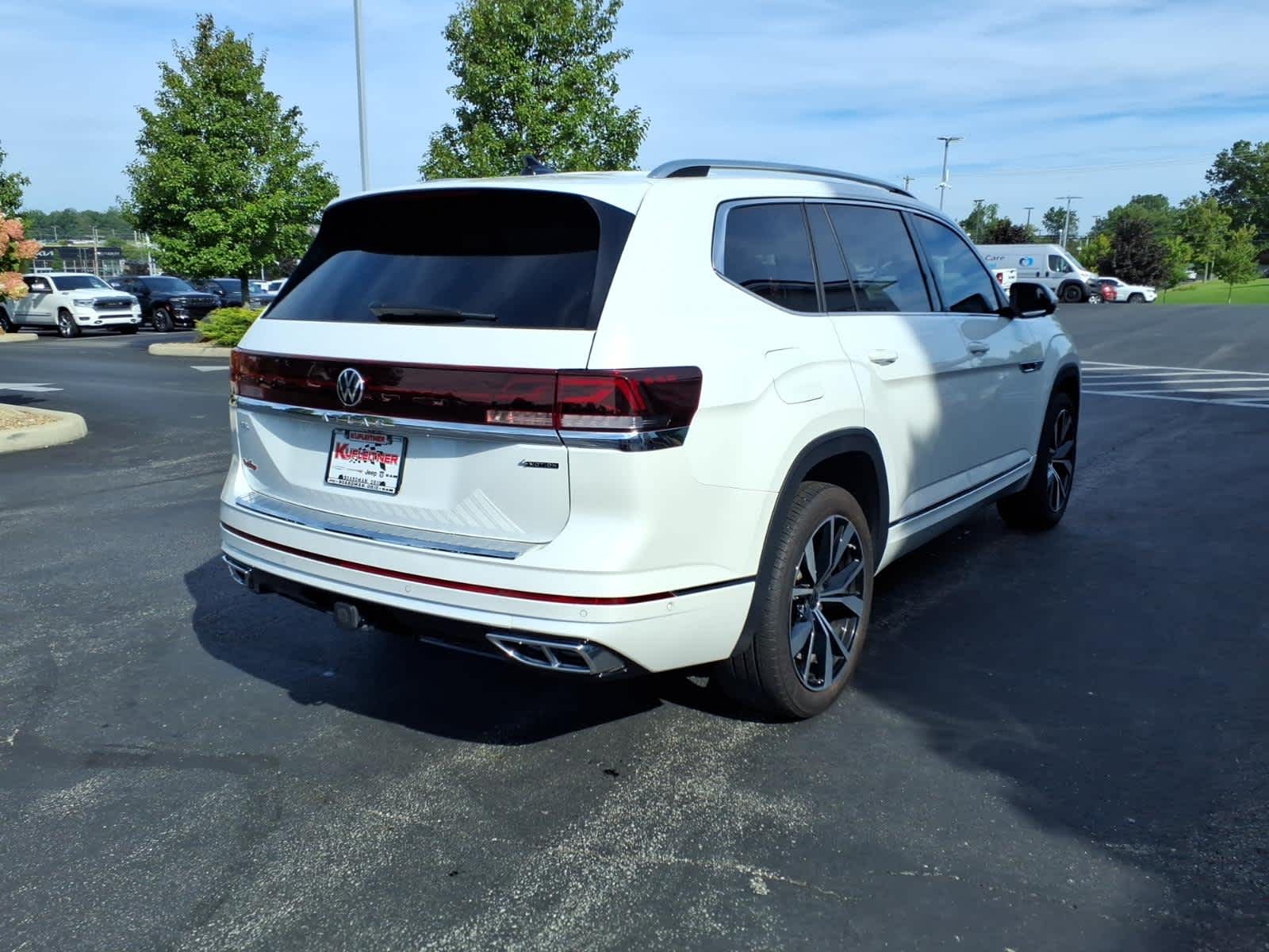 2025 Volkswagen Atlas 2.0T SEL Premium R-Line