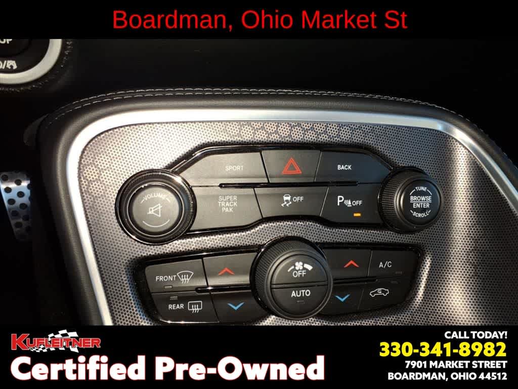 2016 Dodge Challenger 392 Hemi Scat Pack Shaker