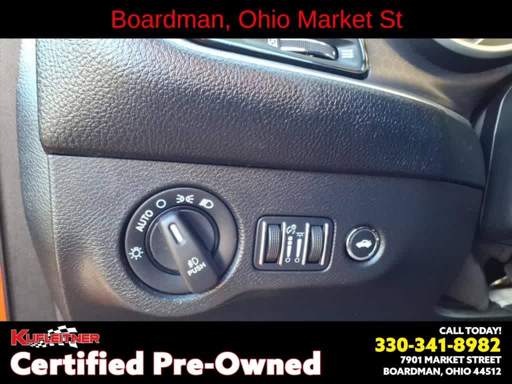 2016 Dodge Challenger 392 Hemi Scat Pack Shaker