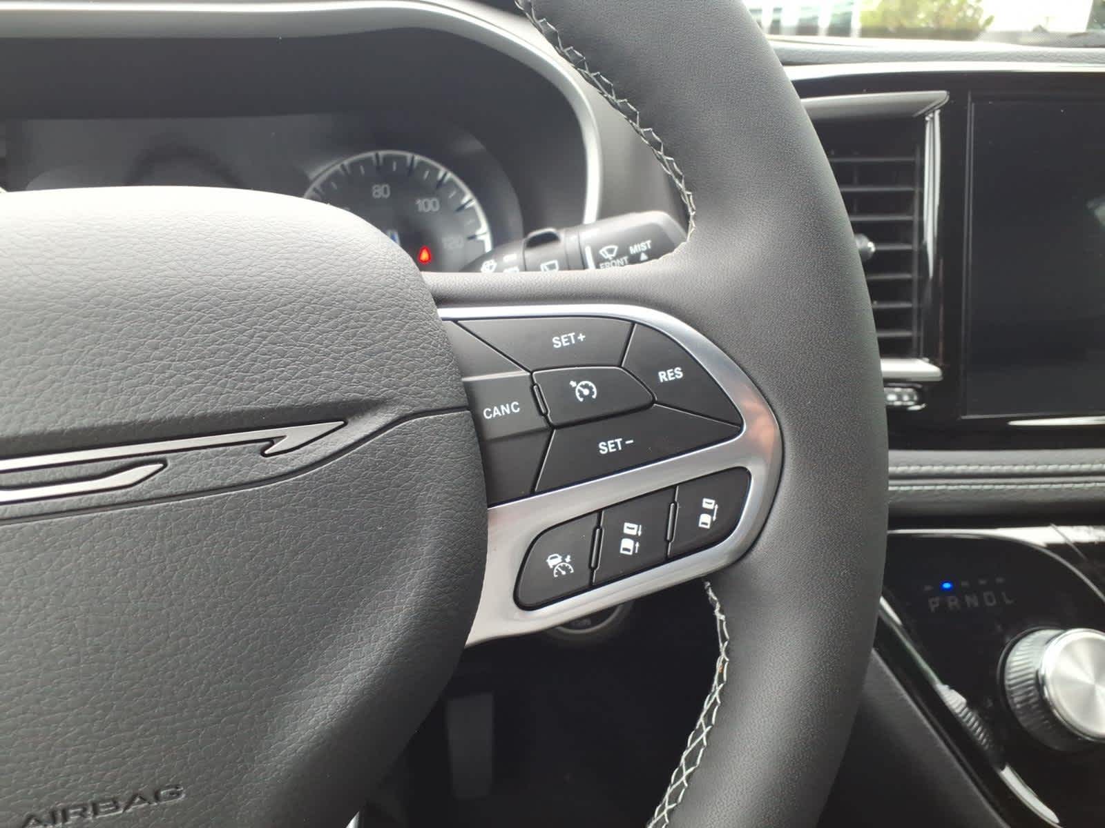 2027 Chrysler Pacifica Select
