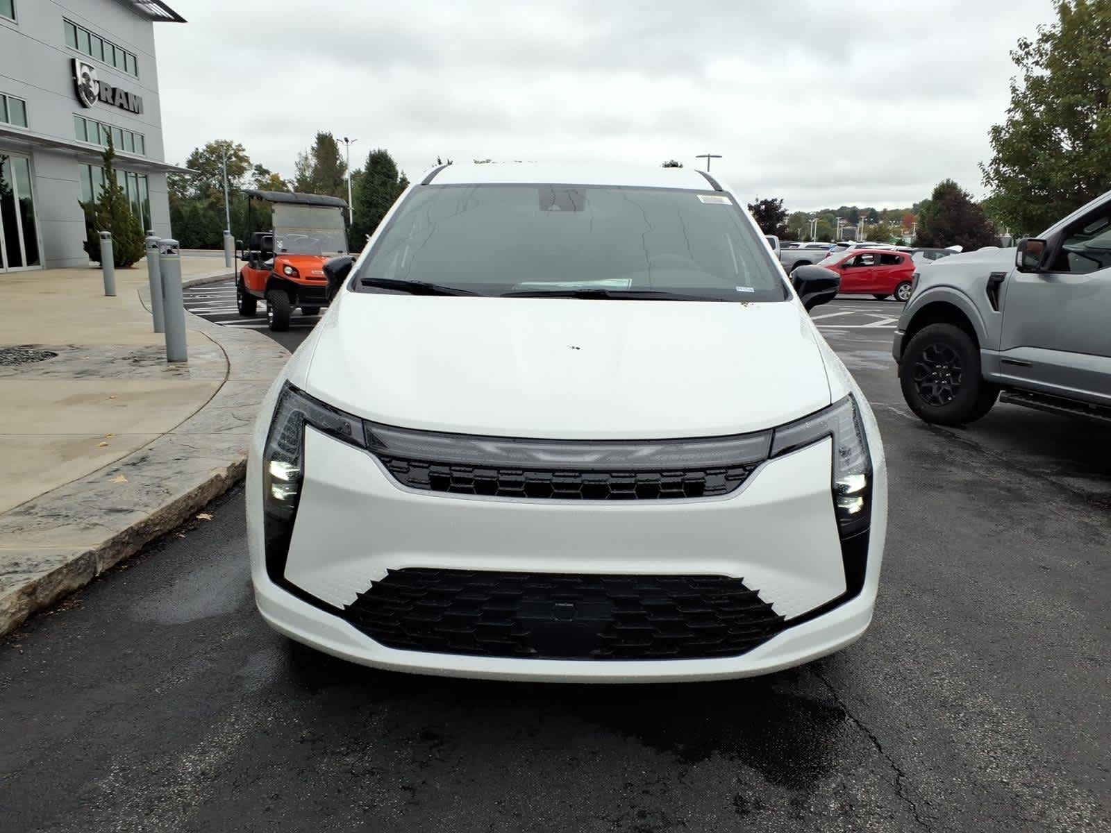 2027 Chrysler Pacifica Select