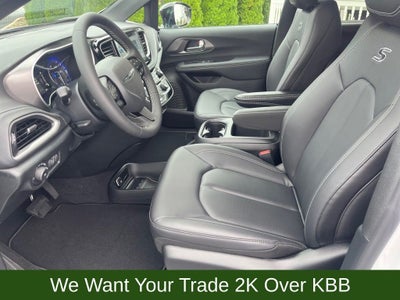 2026 Chrysler Pacifica Select