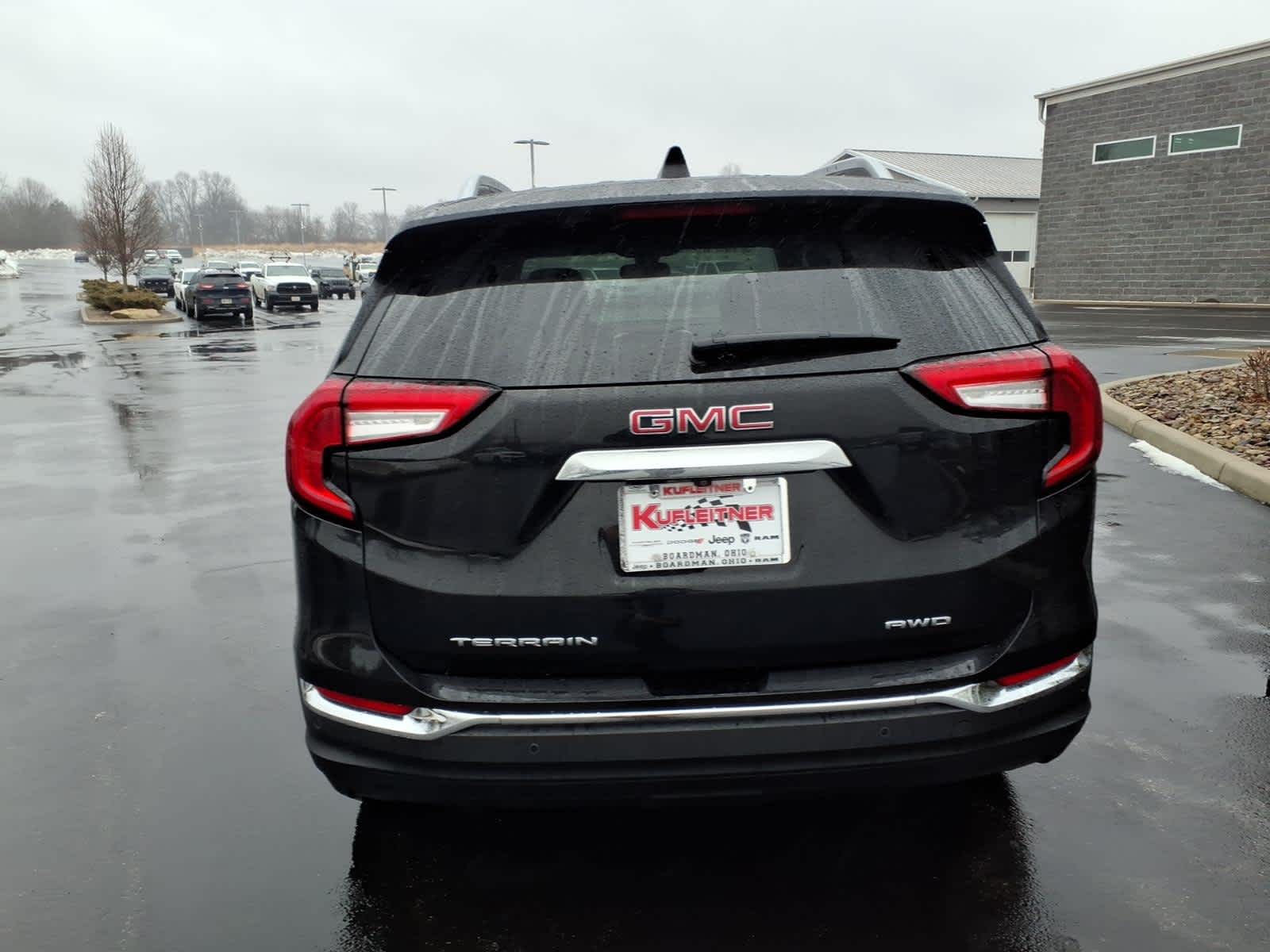 2024 GMC Terrain SLT