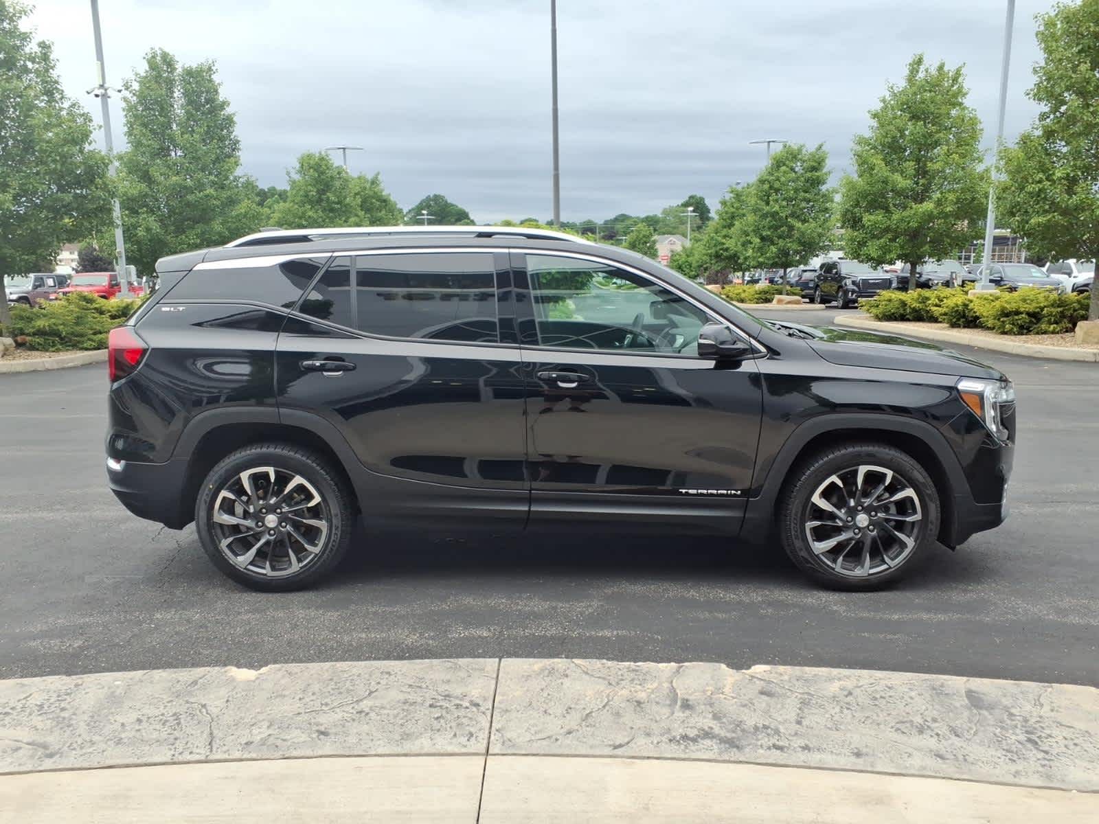 2022 GMC Terrain SLT
