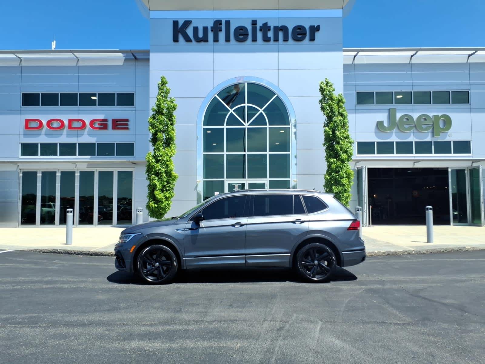 2024 Volkswagen Tiguan SE R-Line Black