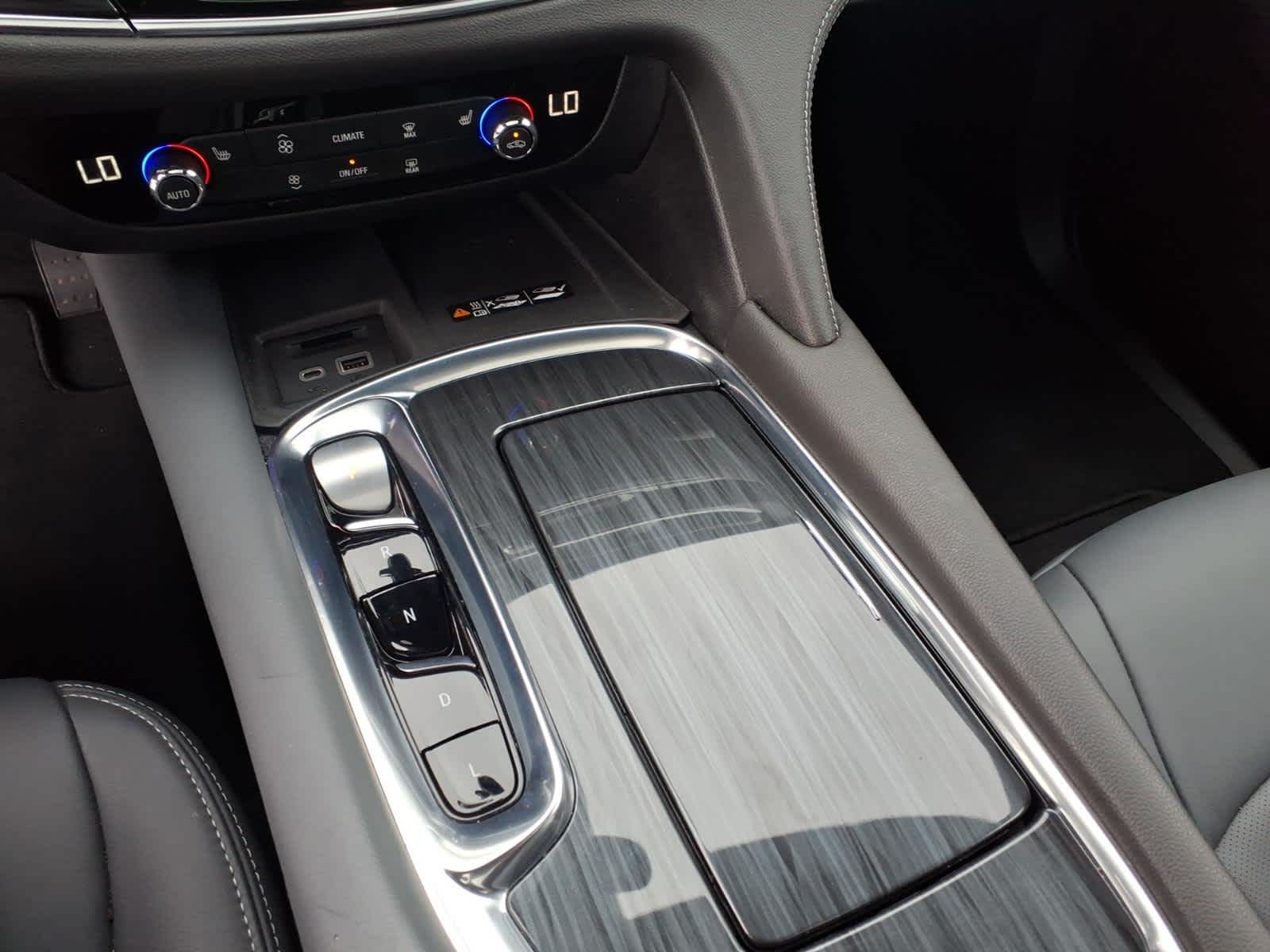 2024 Buick Enclave Essence