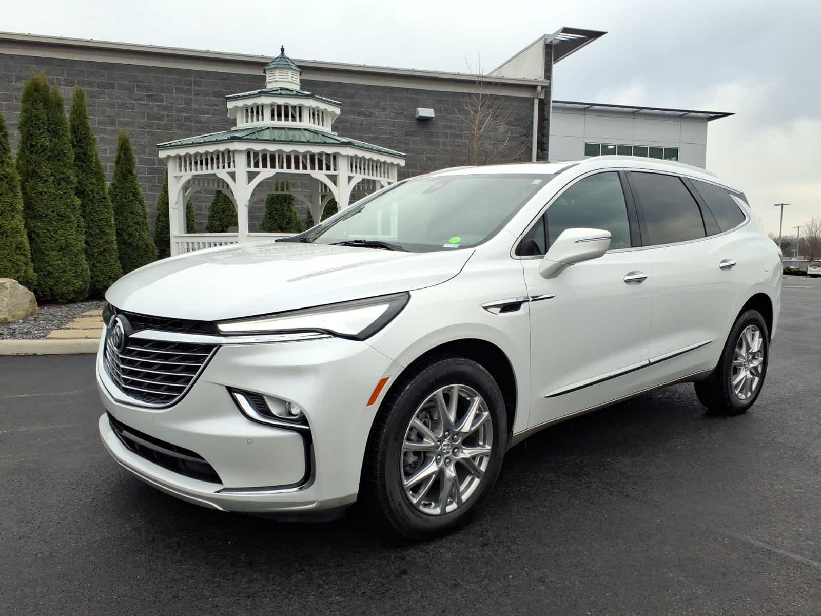 2023 Buick Enclave Essence