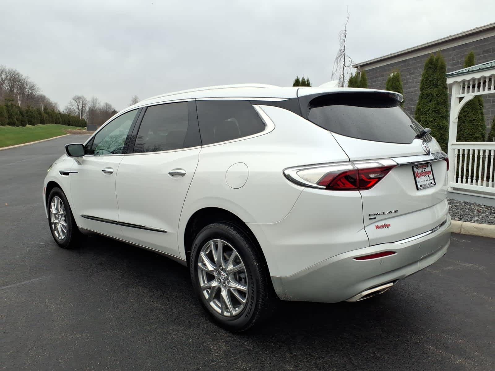 2023 Buick Enclave Essence