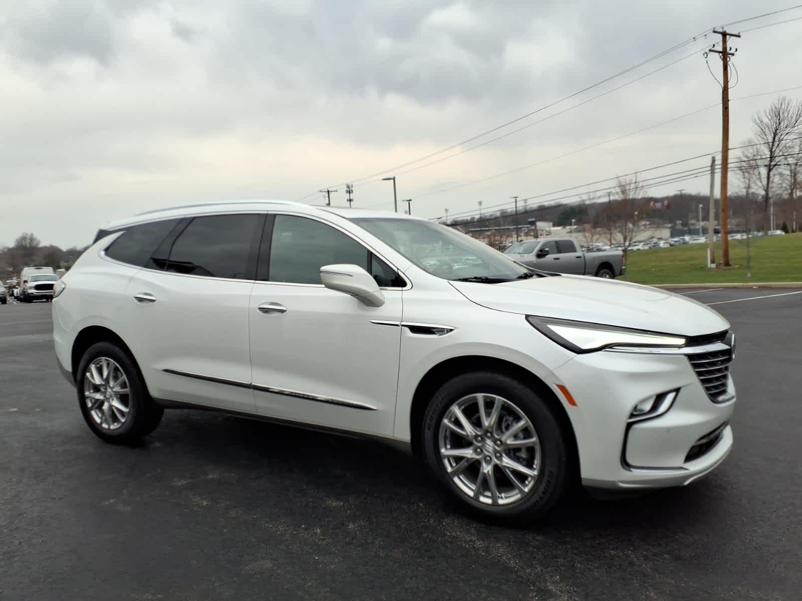 2023 Buick Enclave Essence