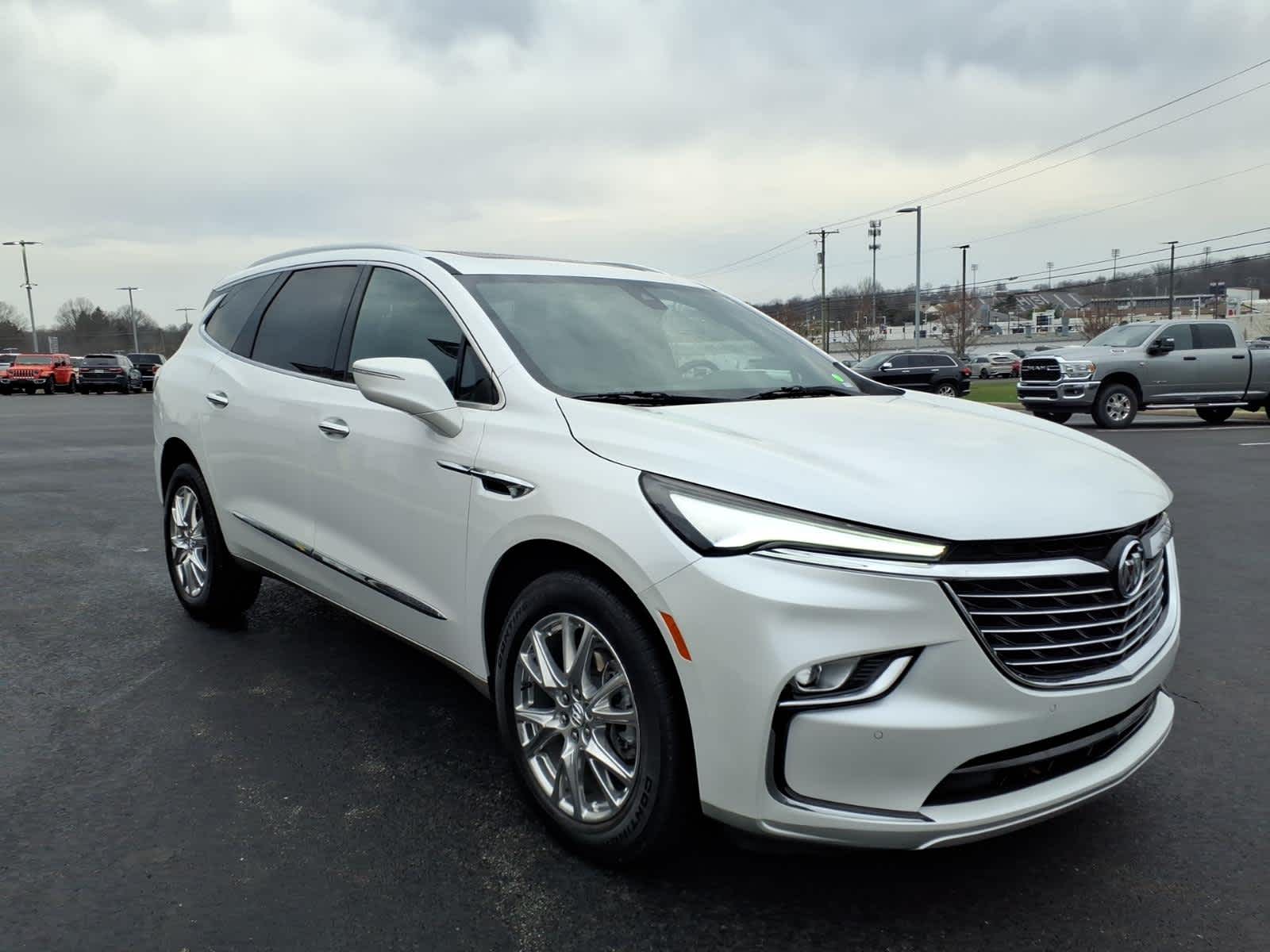 2023 Buick Enclave Essence